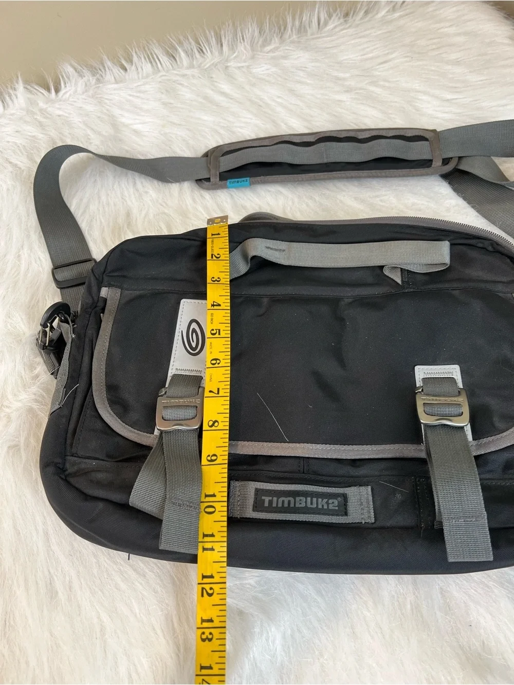 Timbuk2 command Black & Gray Messenger Bag